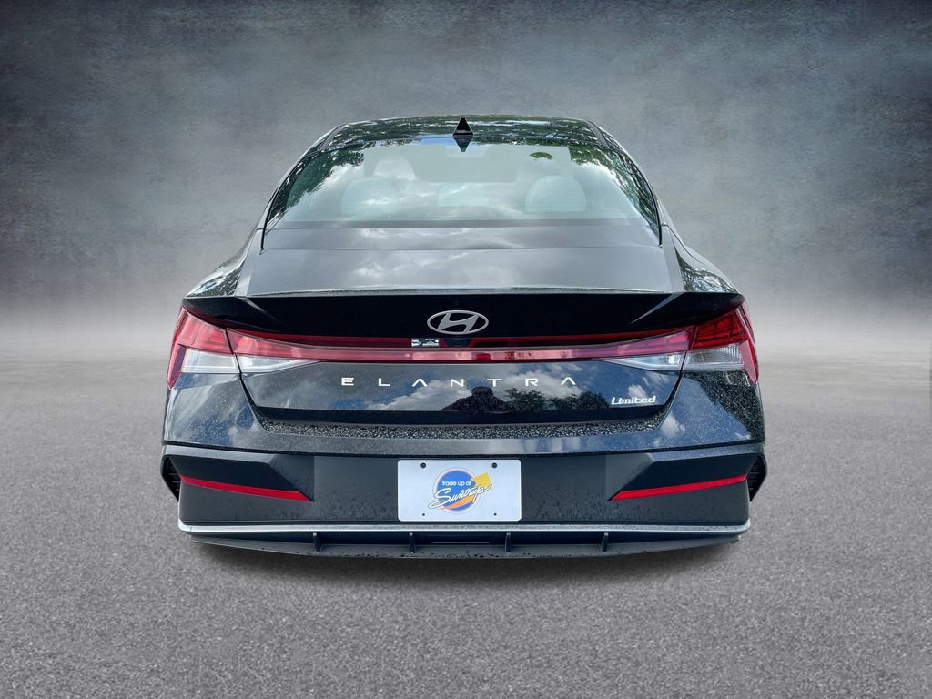 New 2025 Hyundai Elantra Limited image 30