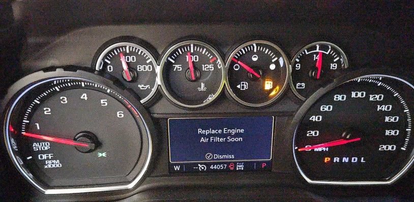 Used 2021 Chevrolet Silverado 1500 LT AWD/4WD image 11