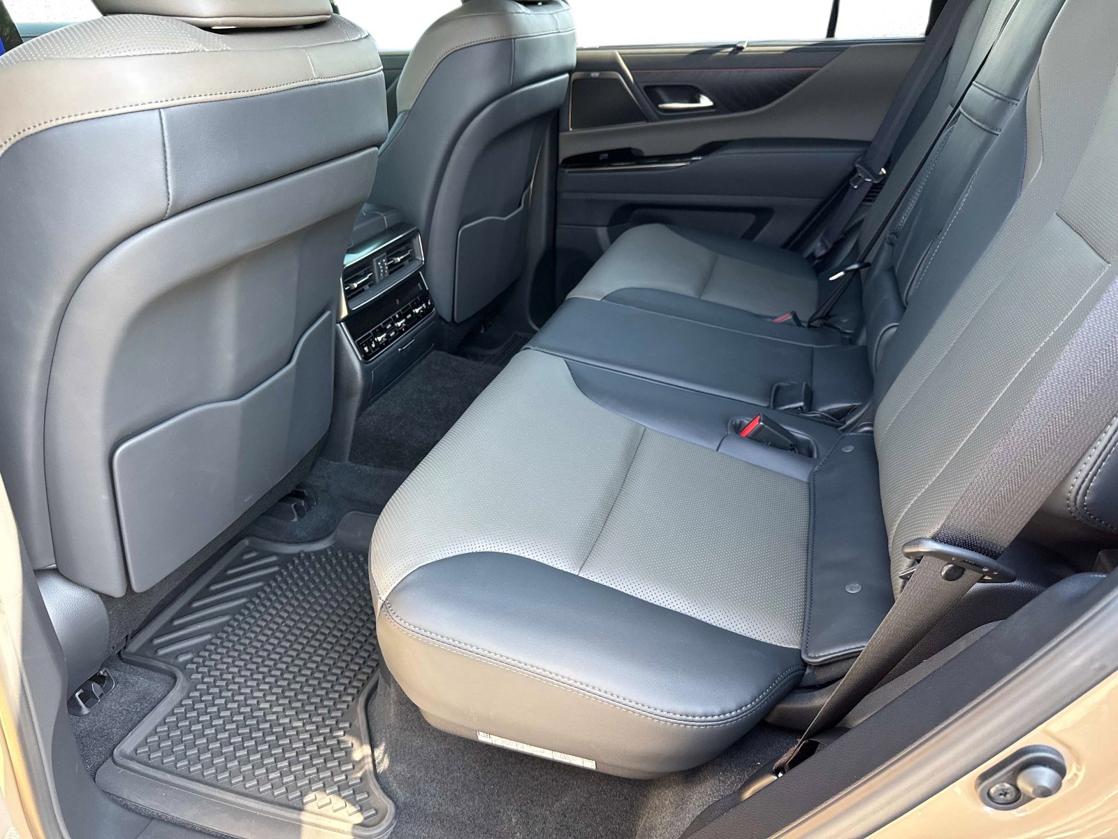 Certified 2025 Lexus LX 700h Overtrail image 15