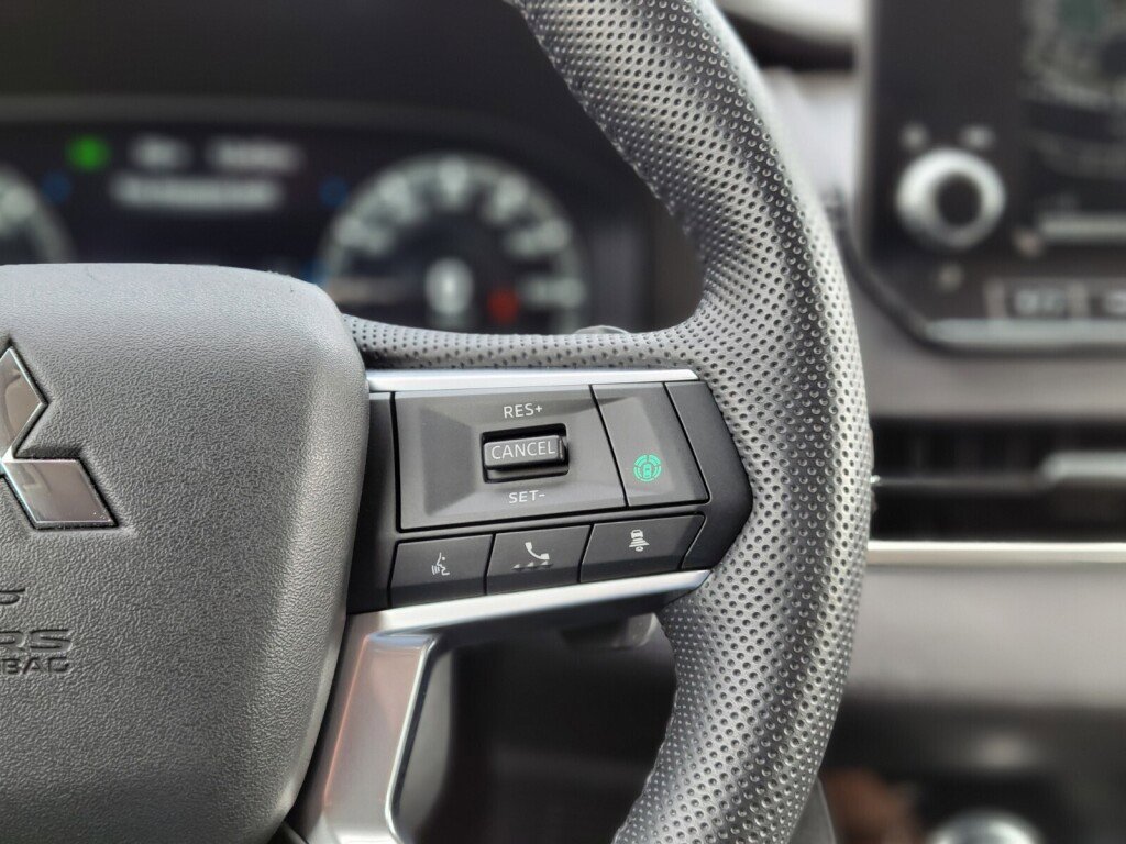 Used 2023 Mitsubishi Outlander SEL image 31