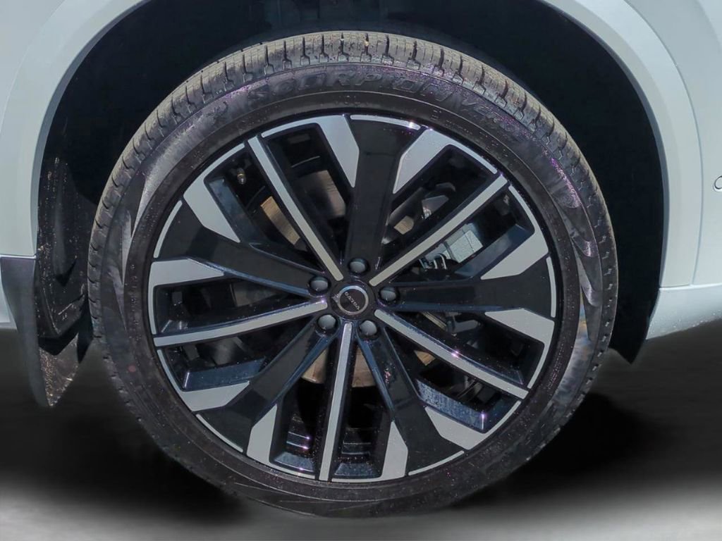 New 2026 Volvo XC90 T8 Plus w/ Protection Package Premier AWD/4WD image 28