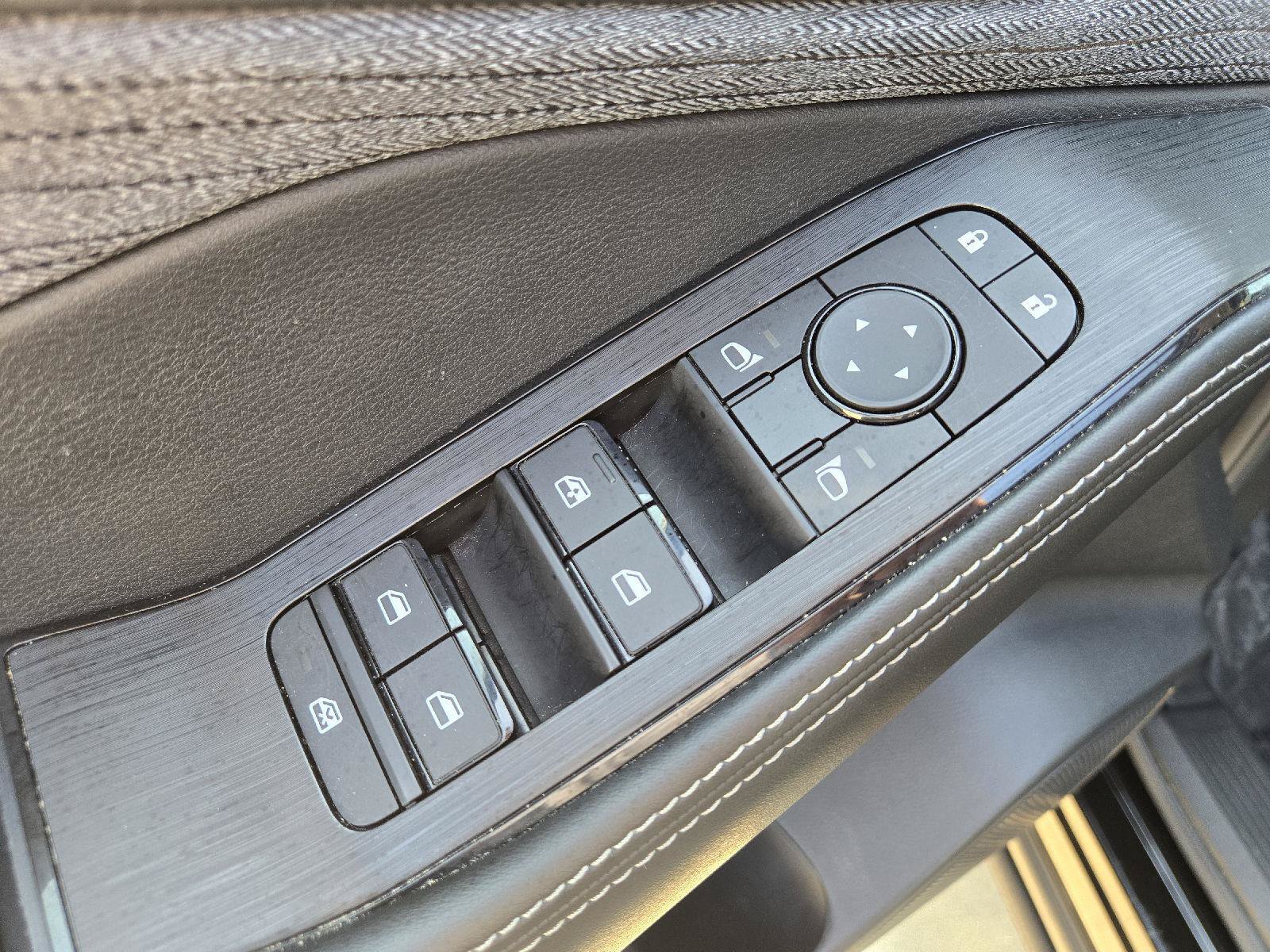 Used 2023 Nissan Rogue SV AWD/4WD image 14