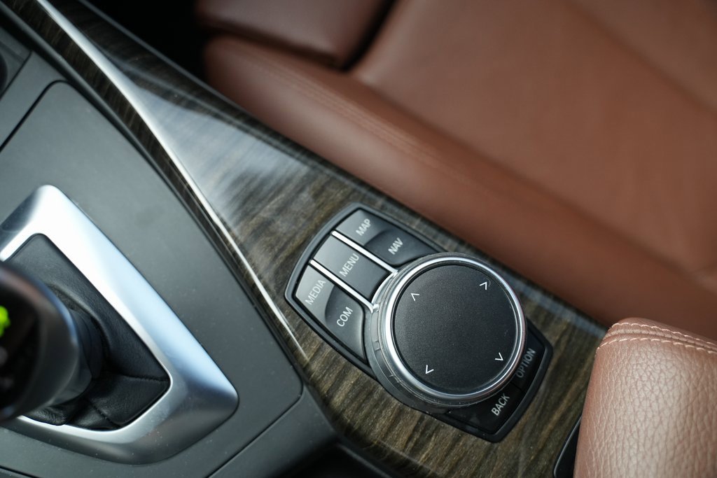 Used 2017 BMW 230i Convertible image 45