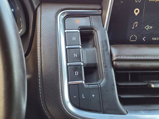 Used 2023 GMC Yukon SLT w/ SLT Luxury Package AWD/4WD image 14