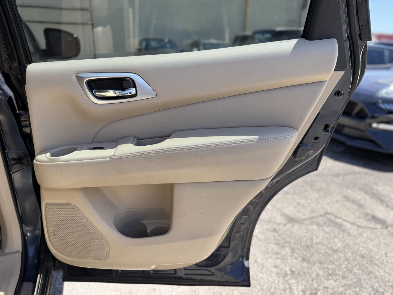 Used 2015 Nissan Pathfinder SL w/ SL Tech Package FWD image 26