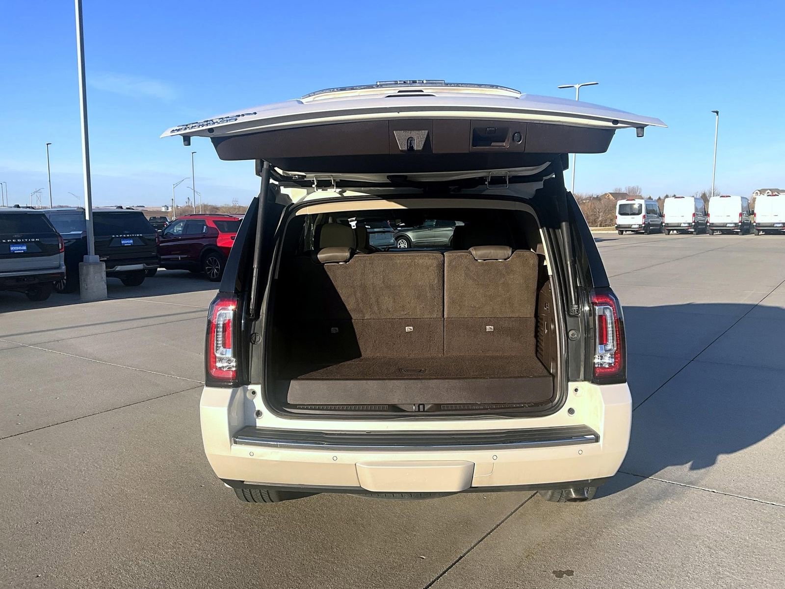 Used 2015 GMC Yukon Denali w/ Touring Package image 24