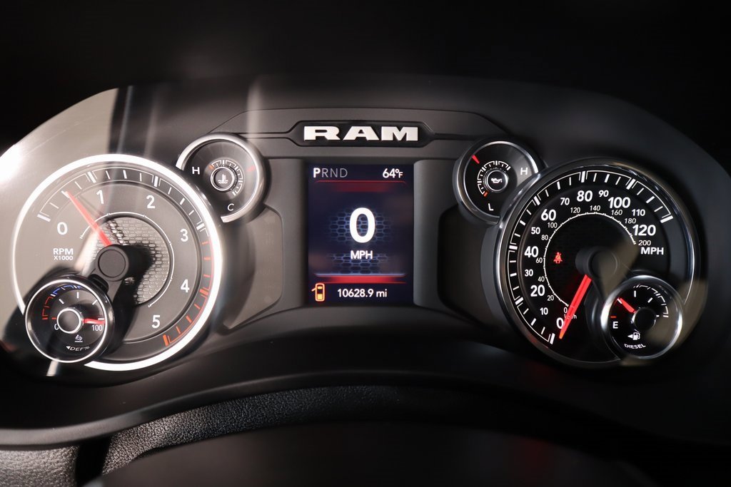 Used 2024 RAM 2500 Tradesman w/ Chrome Appearance Group image 4