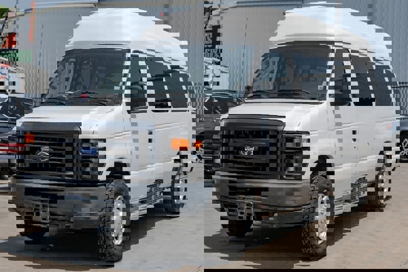 Used 2013 Ford E-350 and Econoline 350 Extended Super Duty w/ PWR Group image 6