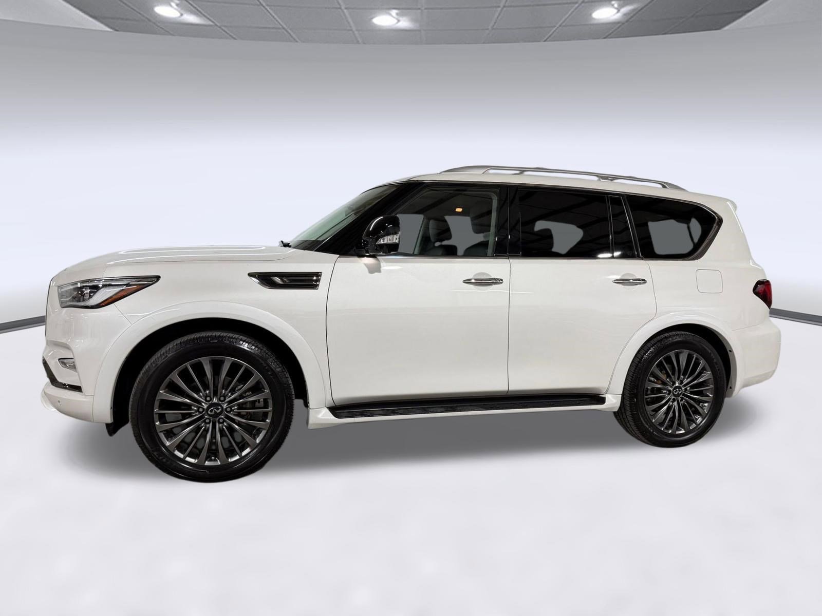 Used 2022 INFINITI QX80 Premium Select w/ Cargo Package RWD image 2