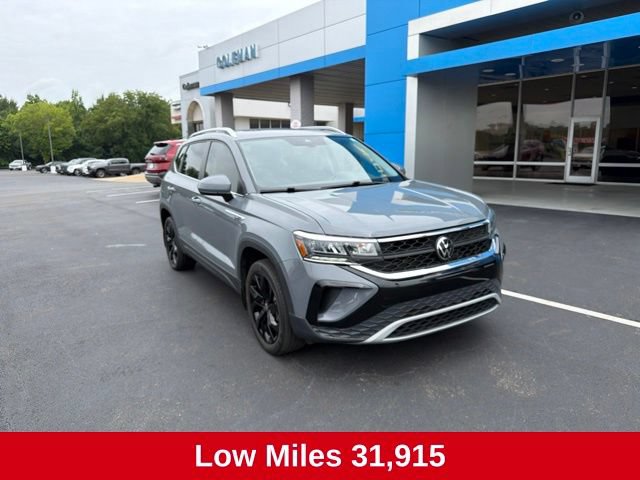 Used 2024 Volkswagen Taos SE FWD image 2