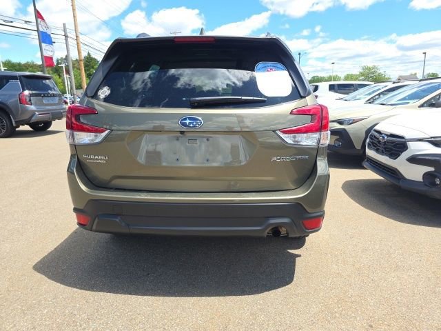 Used 2023 Subaru Forester Premium AWD/4WD image 6