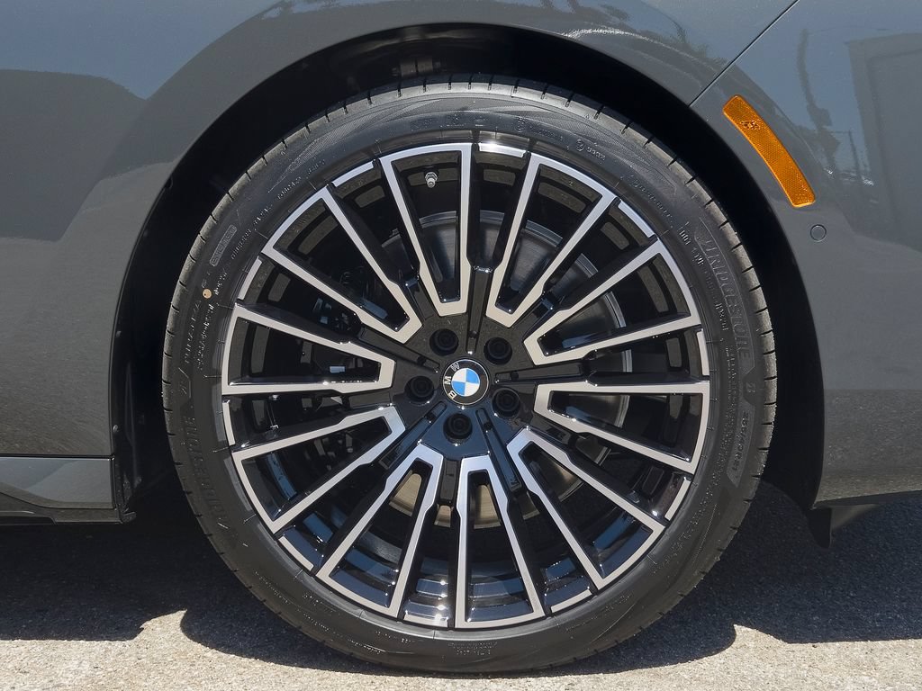 New 2026 BMW 740i RWD image 6