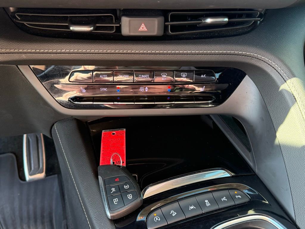 Used 2022 Buick Envision Essence w/ Technology Package II AWD/4WD image 24