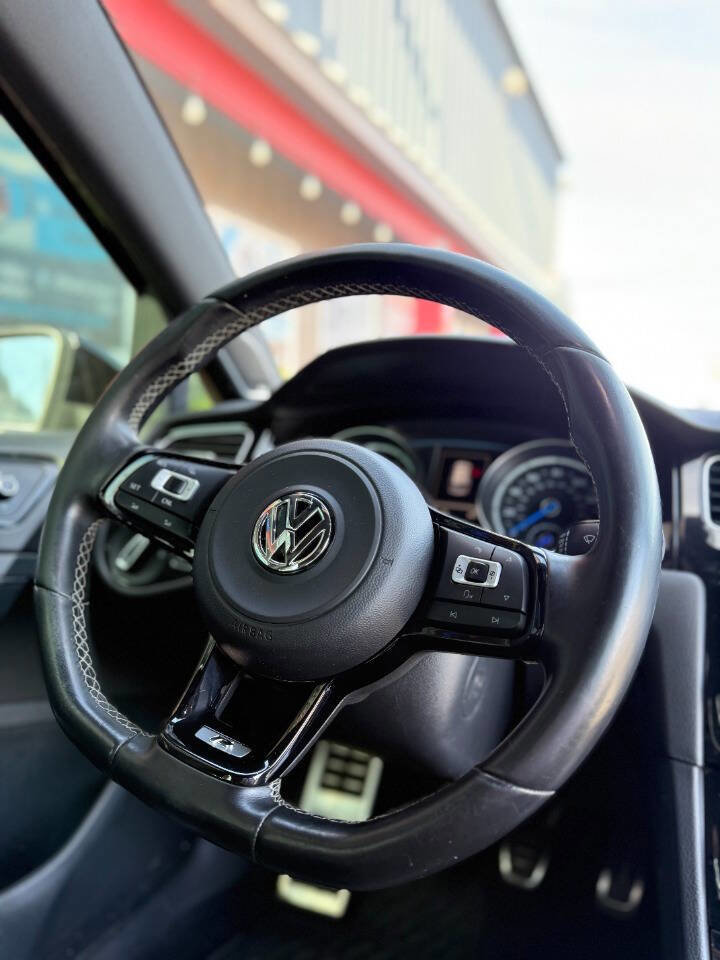 Used 2016 Volkswagen Golf R 4-Door image 4