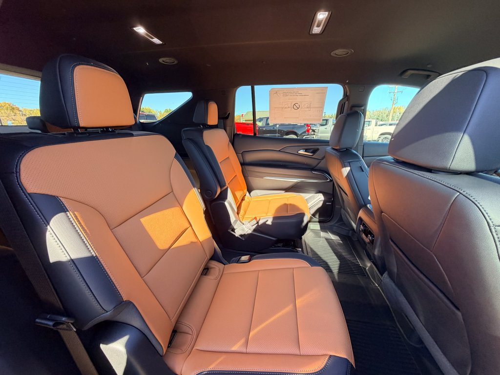 New 2027 Chevrolet Traverse Z71 w/ Enhanced Driving Package AWD/4WD image 8