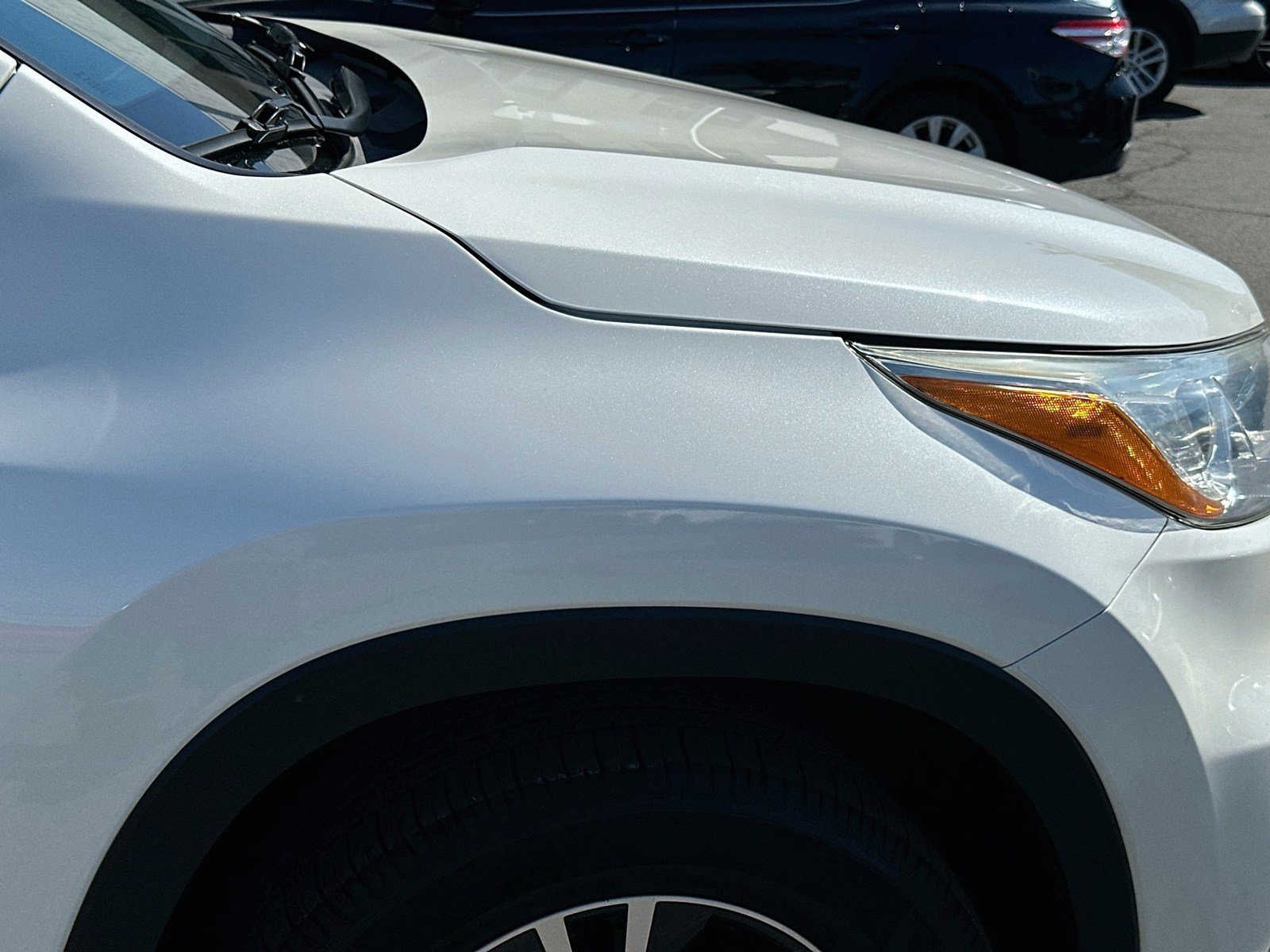 Used 2016 Toyota Highlander XLE AWD/4WD image 3