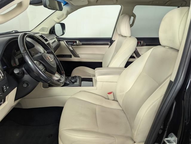 Used 2020 Lexus GX 460 Premium w/ Premium Package image 10