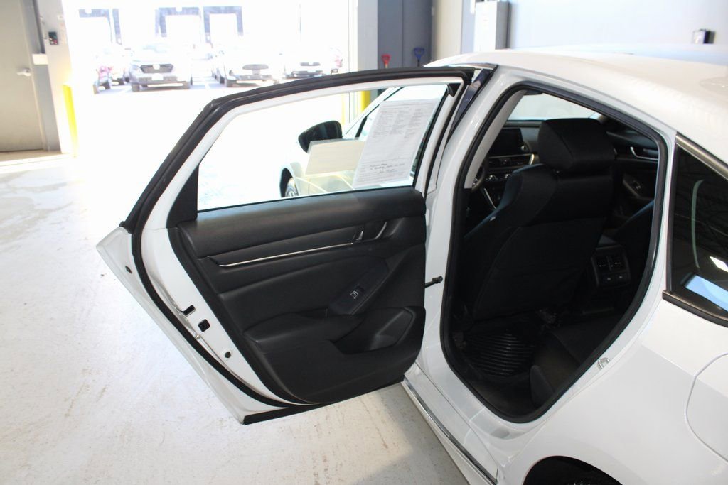 Used 2021 Honda Accord EX image 17