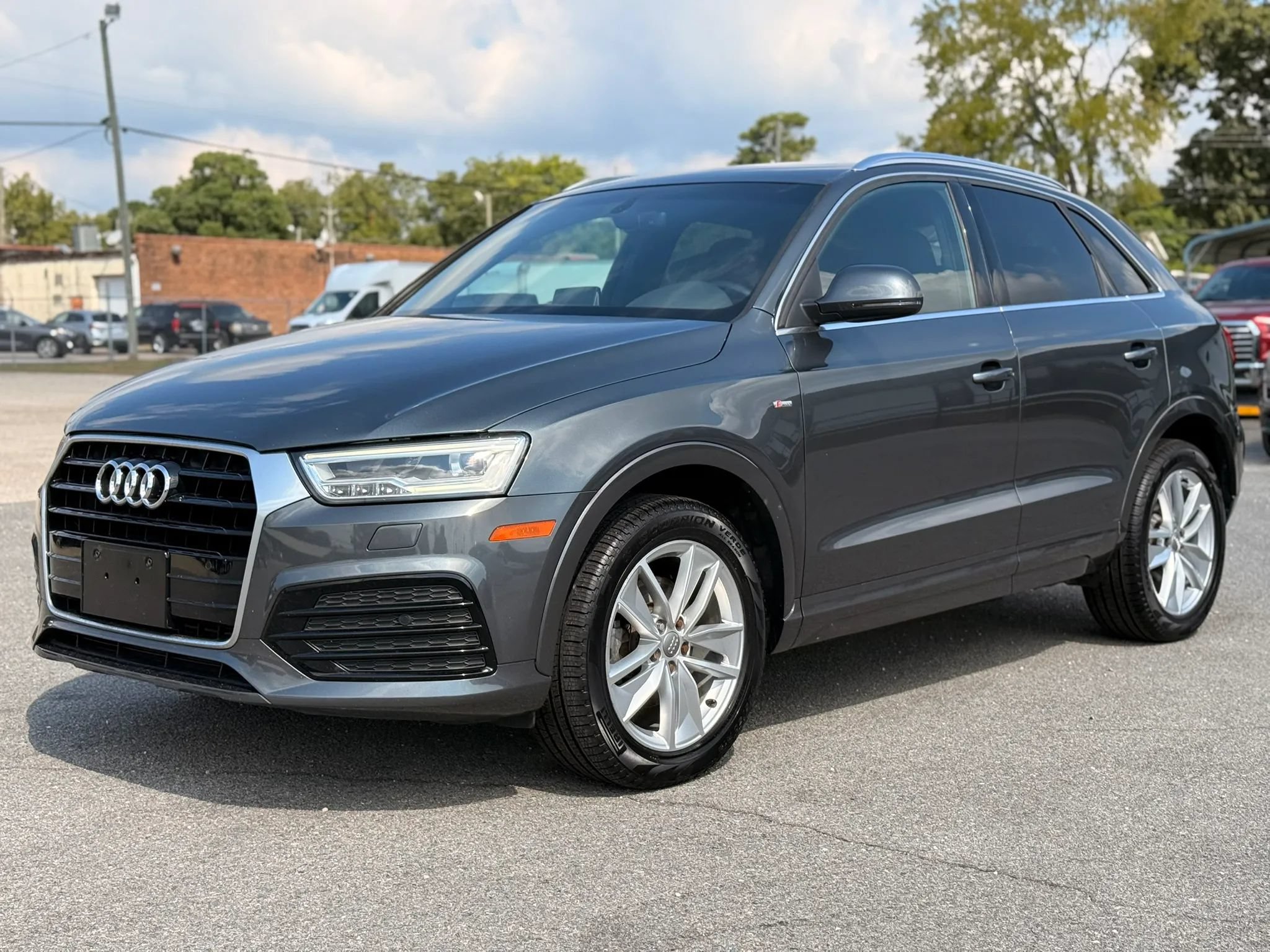 Used 2018 Audi Q3 2.0T Premium Plus w/ Premium Plus Package FWD image 5