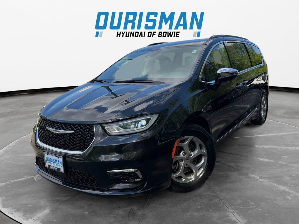 Used 2023 Chrysler Pacifica Limited image 2