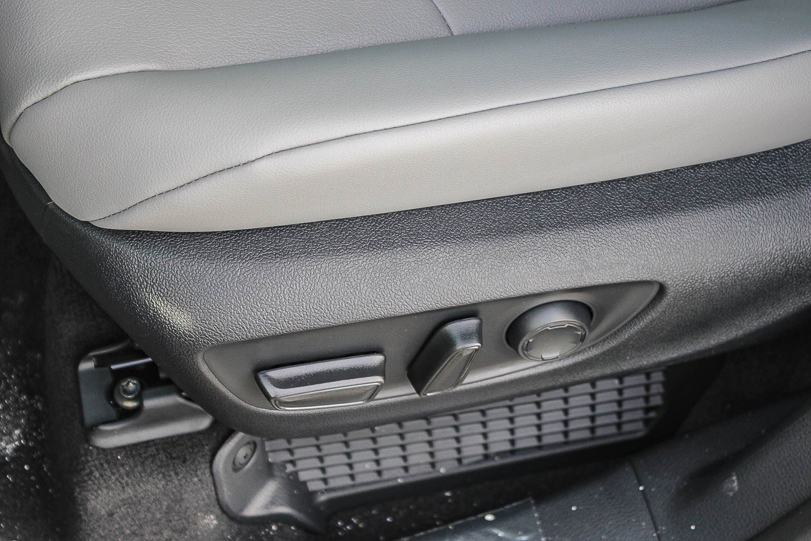 New 2026 Toyota Sienna XLE image 23