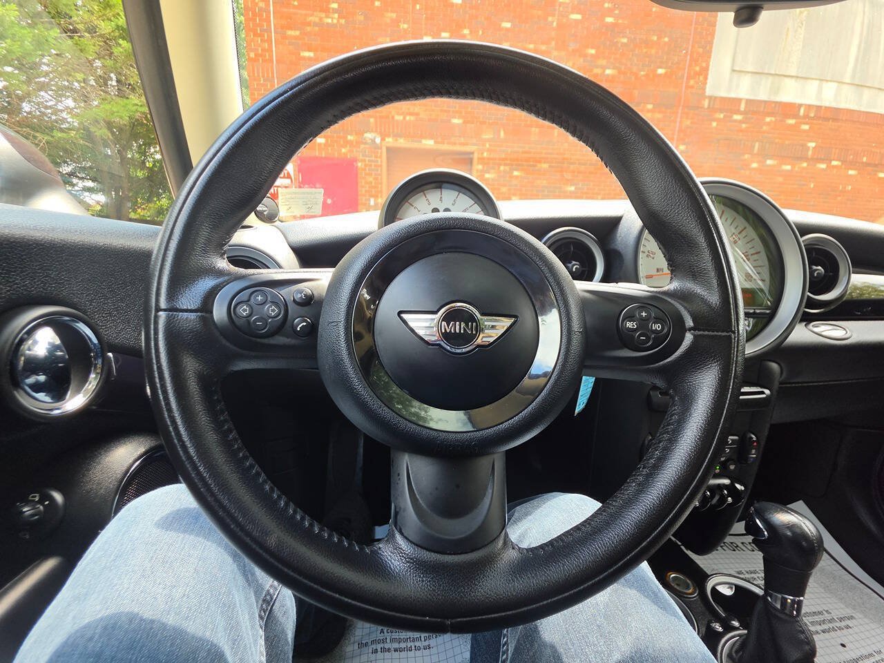 Used 2011 MINI Cooper Hardtop FWD image 27