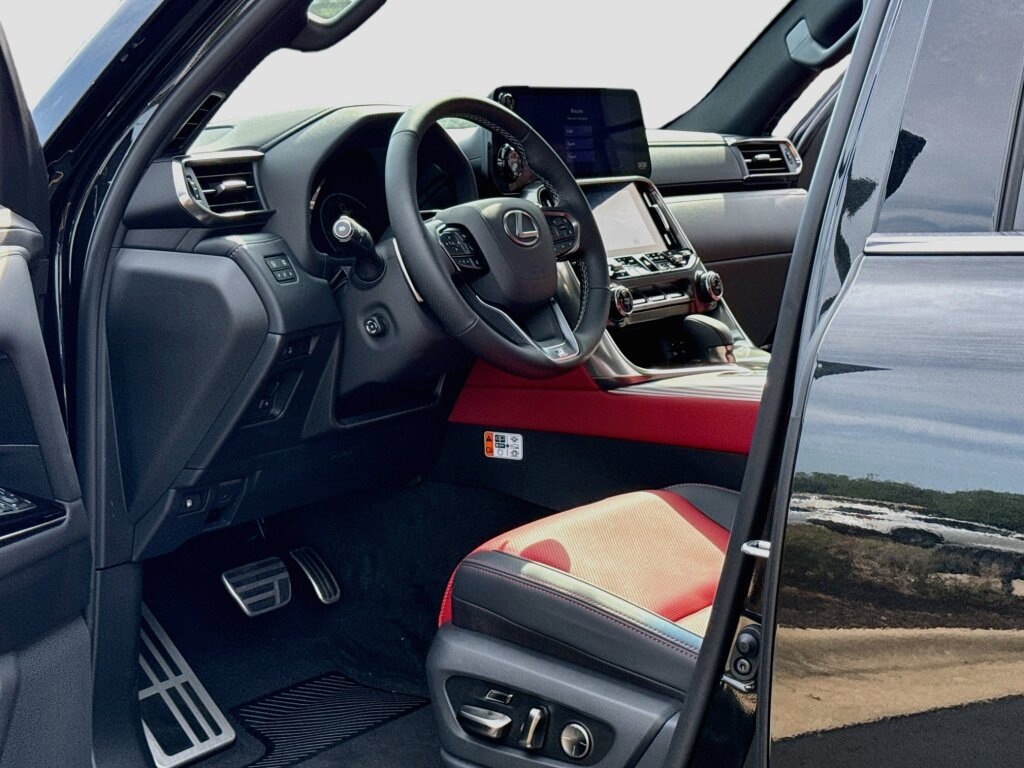 New 2026 Lexus LX 700h F Sport AWD/4WD image 4