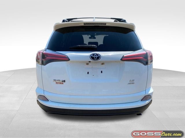Used 2017 Toyota RAV4 LE w/ All Weather Liner Package AWD/4WD image 4