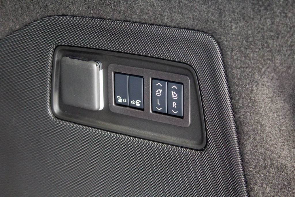 Used 2026 Cadillac Escalade V w/ LPO, ONYX Package AWD/4WD image 26