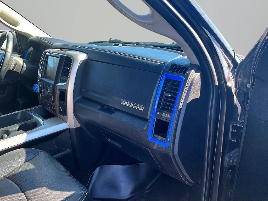Used 2017 RAM 1500 Laramie w/ Convenience Group AWD/4WD image 16