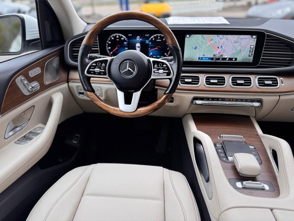 Used 2022 Mercedes-Benz GLS 450 4MATIC image 21