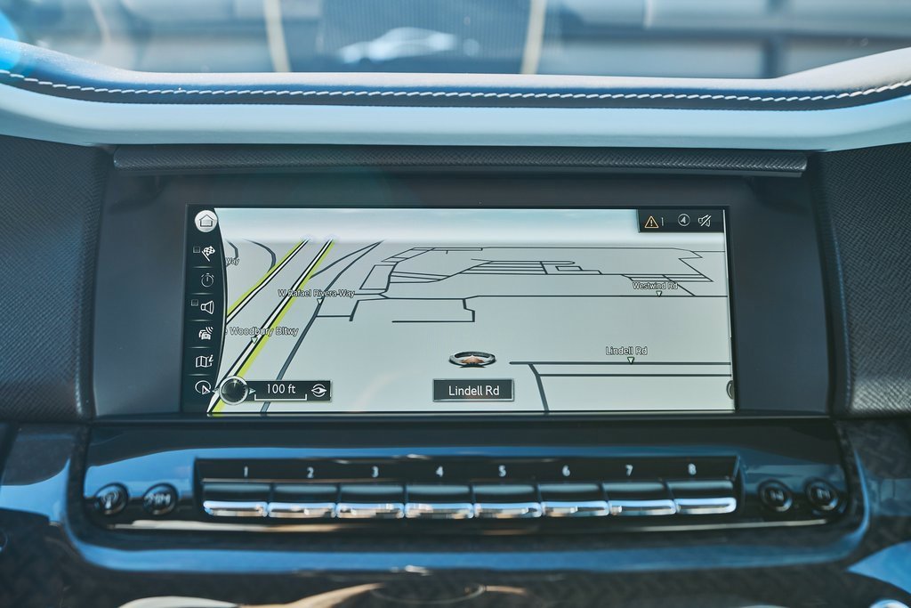 Used 2022 Rolls-Royce Cullinan Black Badge w/ Dark Exterior Package image 71