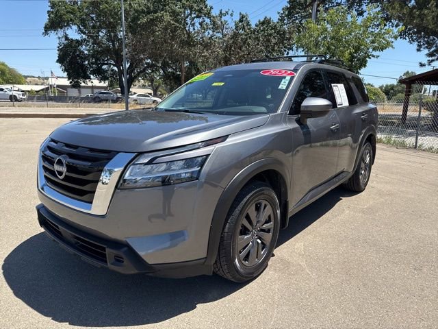 Used 2022 Nissan Pathfinder SV w/ Cargo Package FWD image 3