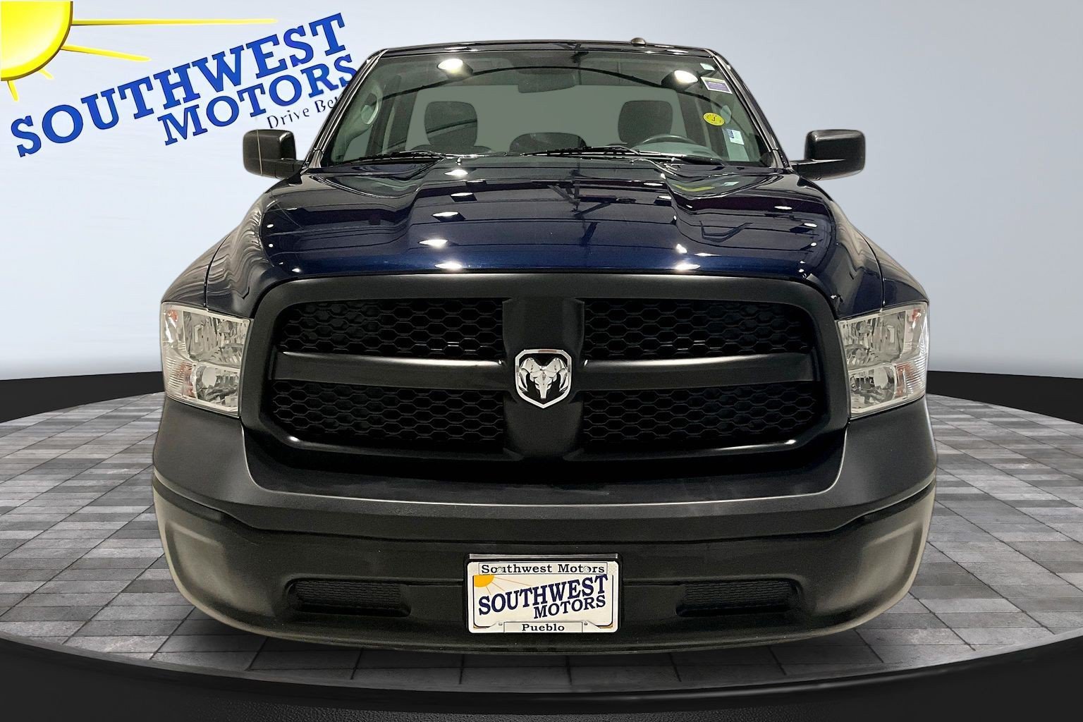 Used 2018 RAM 1500 Express RWD image 2