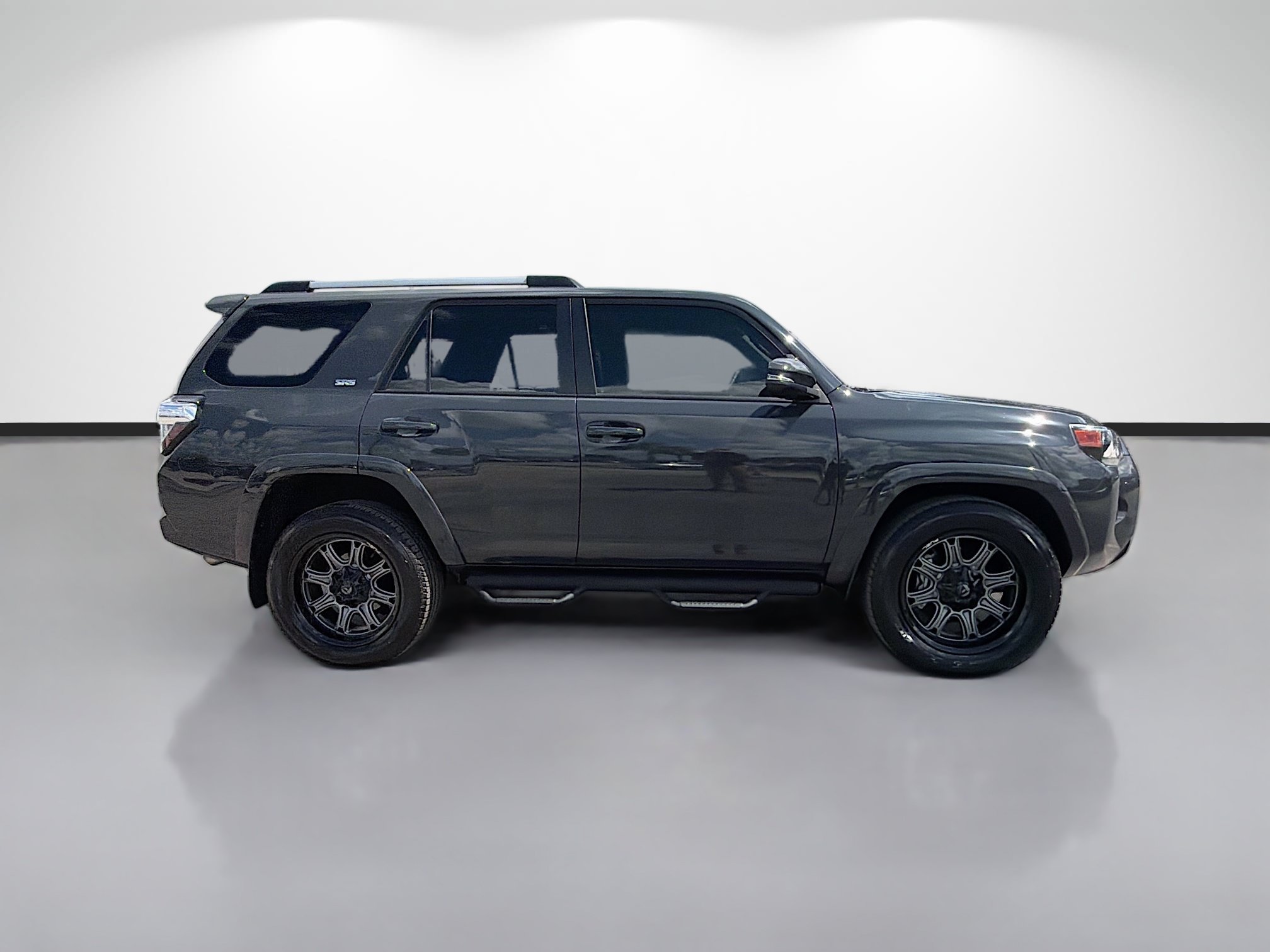Used 2024 Toyota 4Runner SR5 Premium RWD image 2