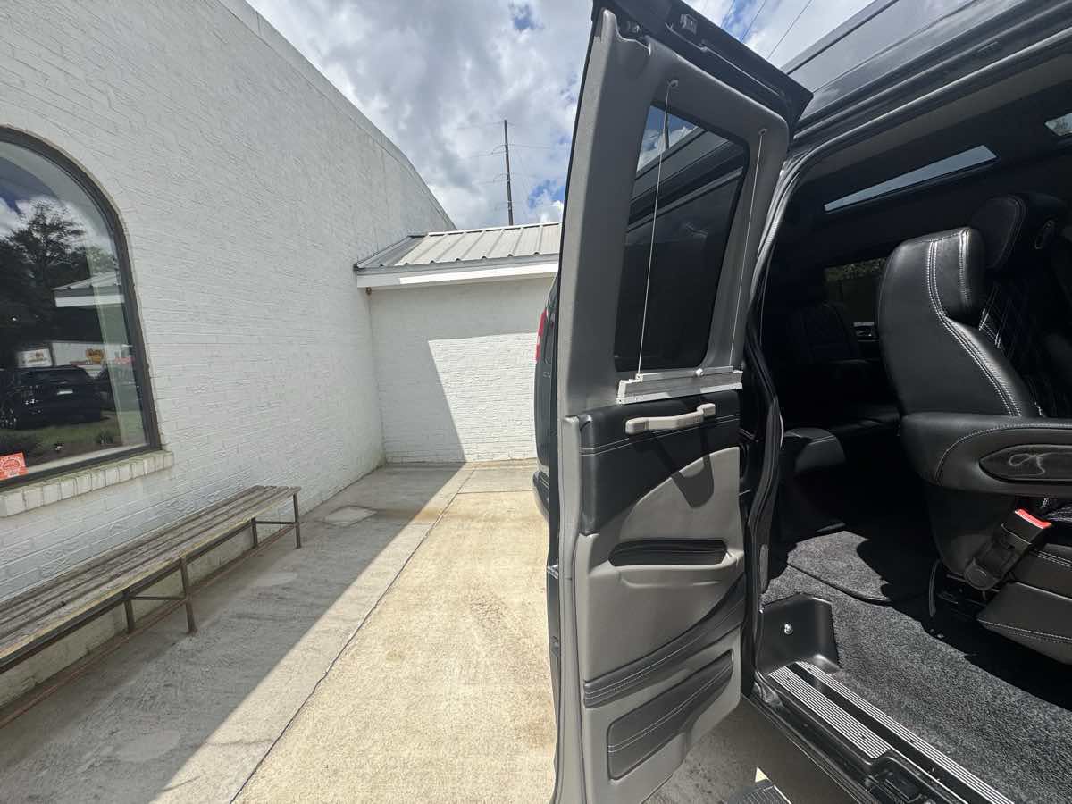 Used 2021 Chevrolet Express 2500 w/ Enhanced Convenience Package RWD image 31
