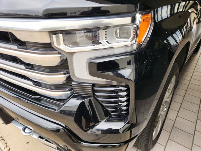 Used 2025 Chevrolet Silverado 1500 High Country w/ High Country Premium Package image 8