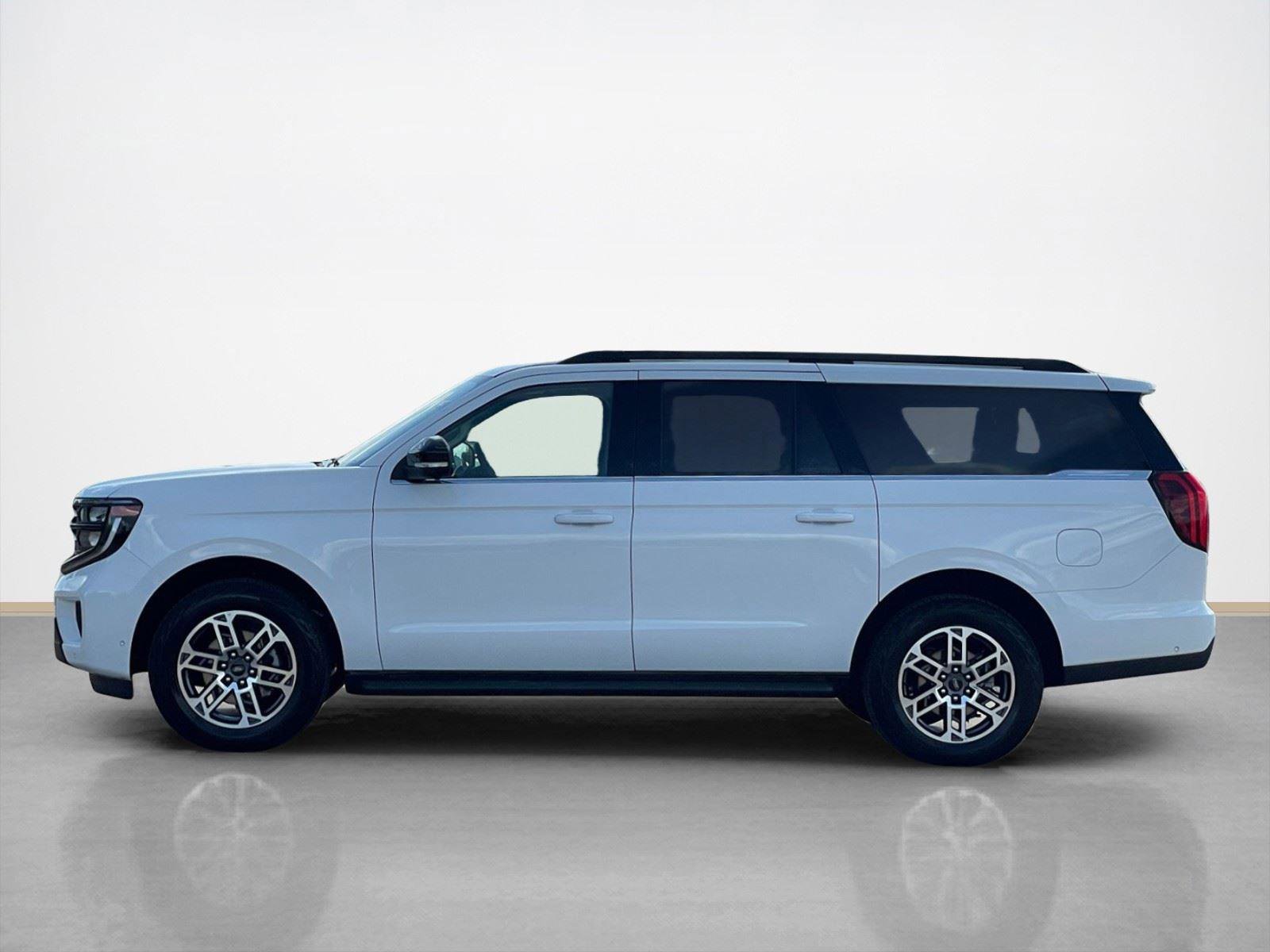 Used 2025 Ford Expedition Max Active AWD/4WD image 4
