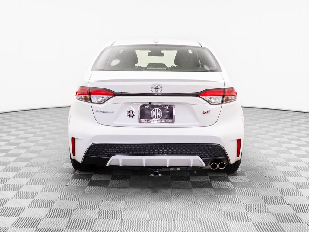 Used 2020 Toyota Corolla SE w/ SE Premium Package image 4