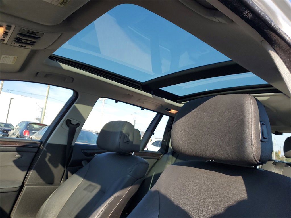 Used 2010 BMW 535i xDrive Wagon image 12