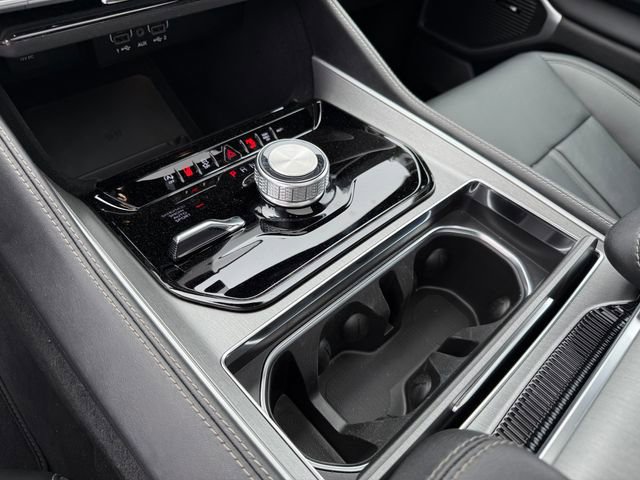 New 2025 Jeep Wagoneer 4WD w/ Premium Group I image 31