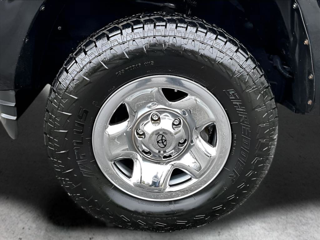 Used 2020 Toyota Tacoma SR image 13