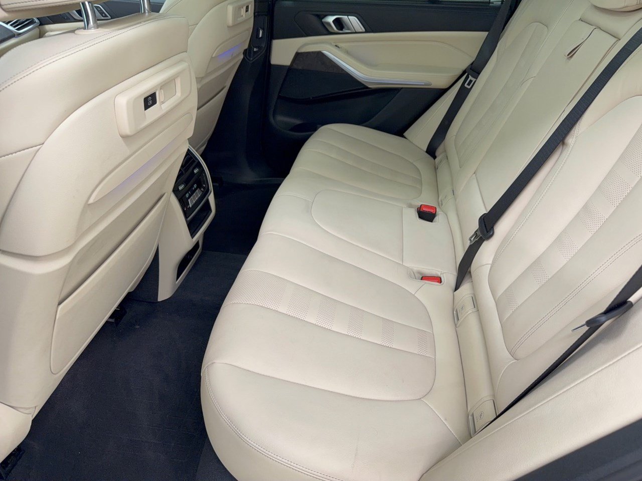 Used 2022 BMW X5 xDrive40i w/ M Sport Package AWD/4WD image 25