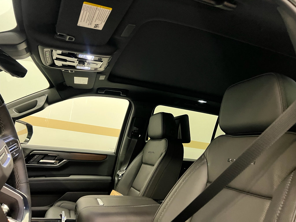 New 2026 GMC Yukon XL Denali w/ Denali Reserve Package AWD/4WD image 5