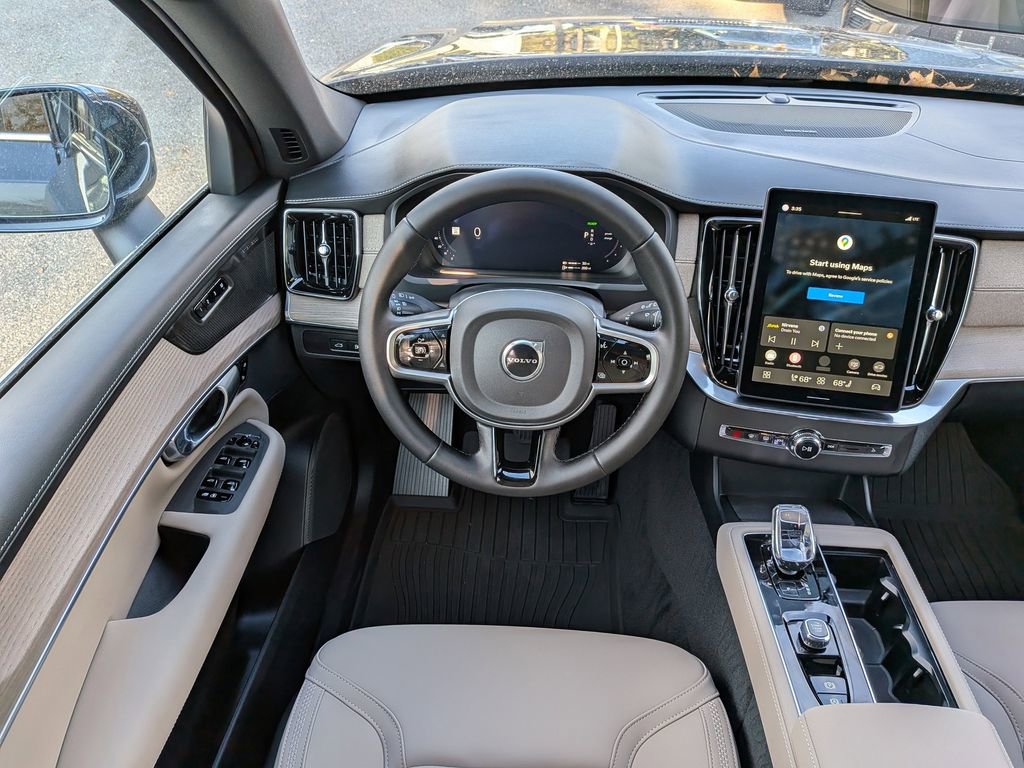 New 2026 Volvo XC90 T8 Plus w/ Protection Package Premier AWD/4WD image 16