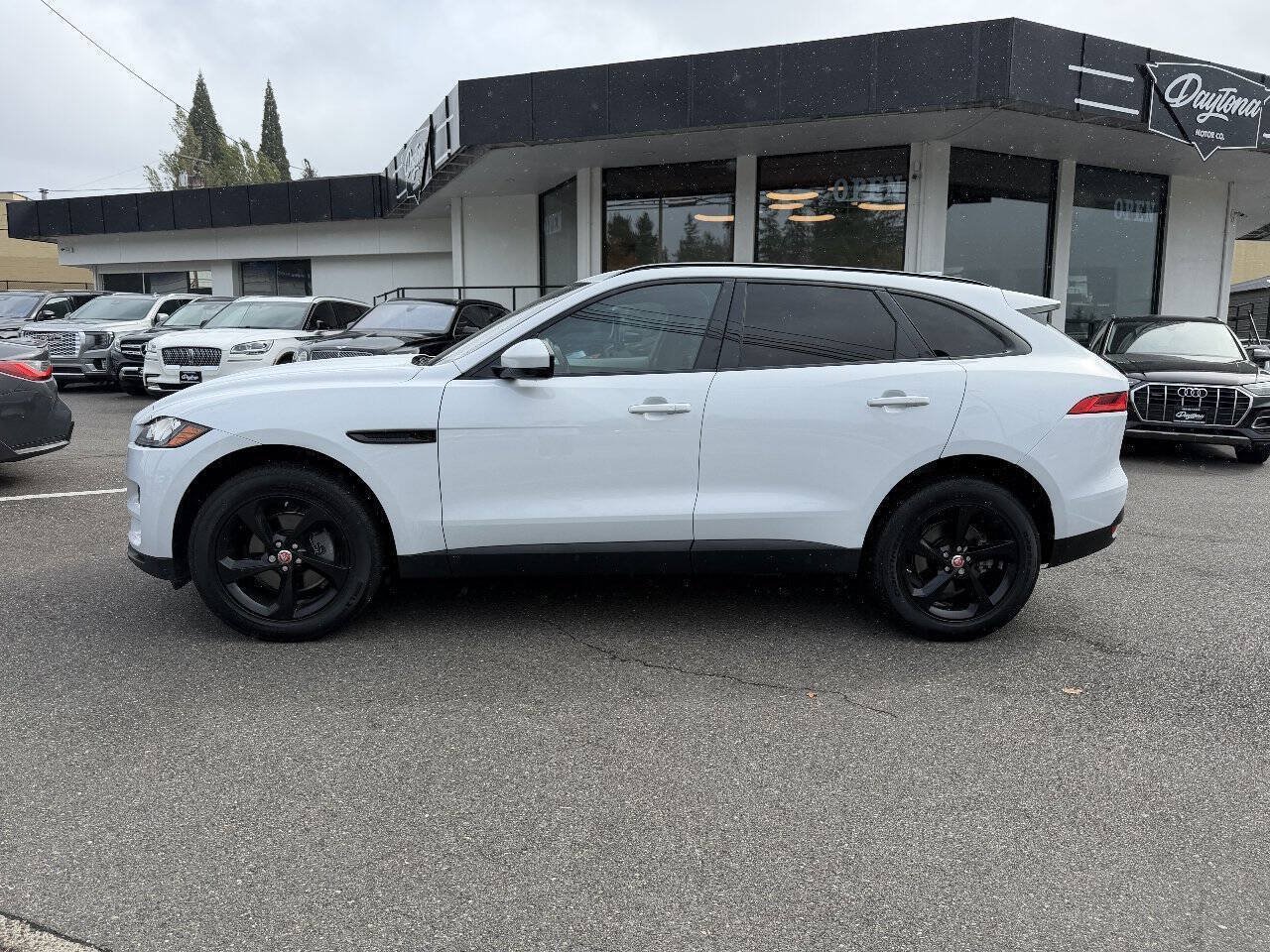 Used 2018 Jaguar F-PACE Prestige AWD/4WD image 2