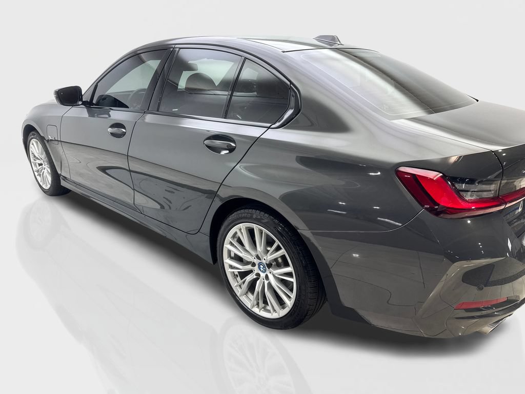 Used 2023 BMW 330e xDrive w/ Premium Package AWD/4WD image 14