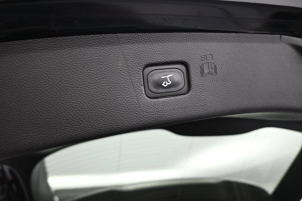Used 2024 Ford Edge Titanium AWD/4WD image 44