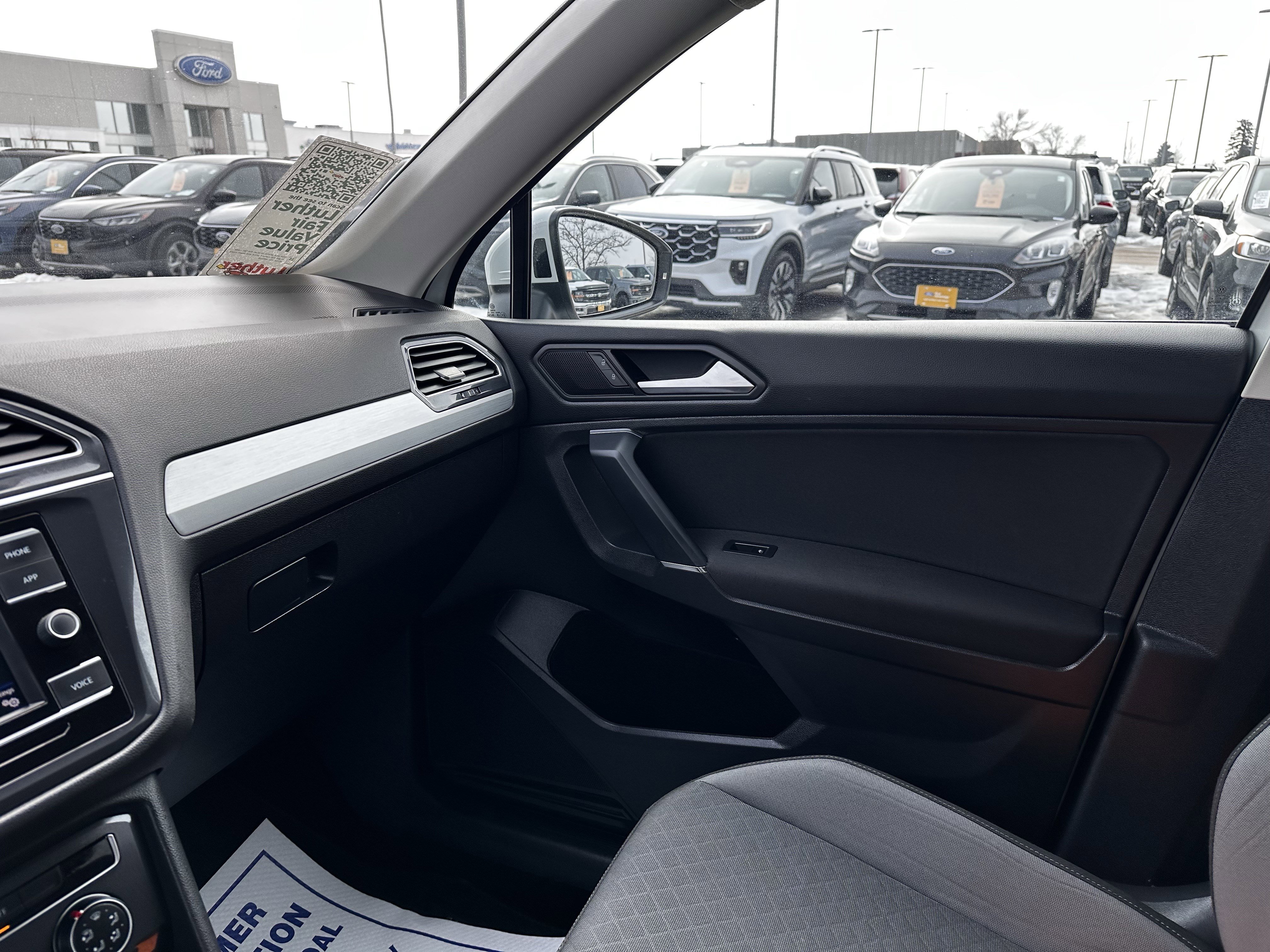 Used 2020 Volkswagen Tiguan S image 11