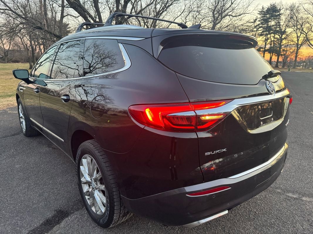 Used 2018 Buick Enclave Essence image 4